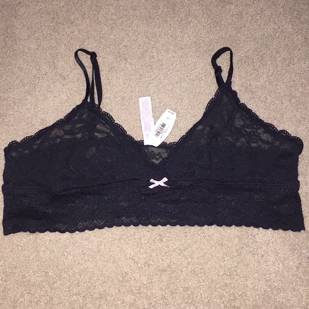 Sexy black Victoria’s Secret lace bralette